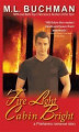 Okładka książki: Fire Light Cabin Bright